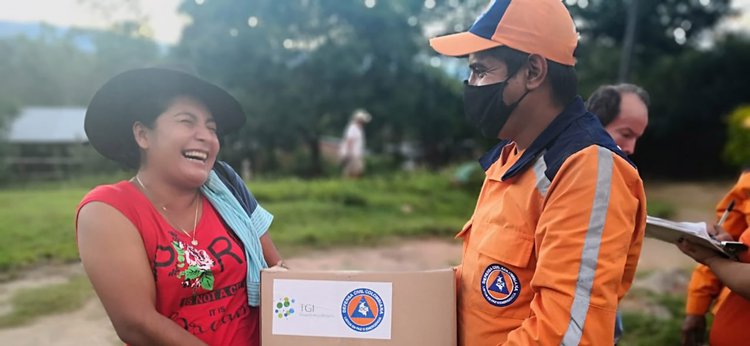 Aid being delivered to remote communities in Colombia; source: ColombiaCompra/Twitter